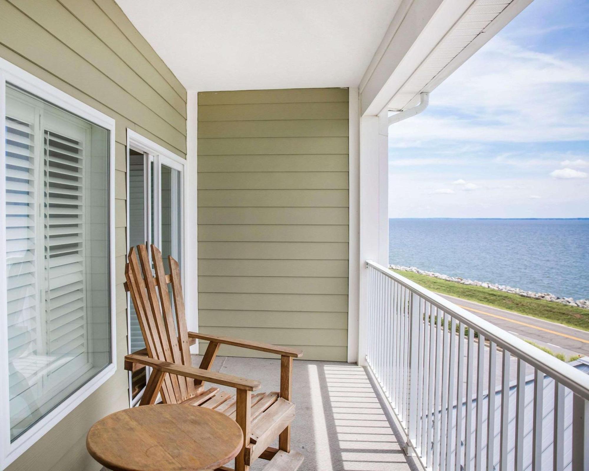 Island Inn & Suites, Ascend Hotel Collection Piney Point Exterior foto