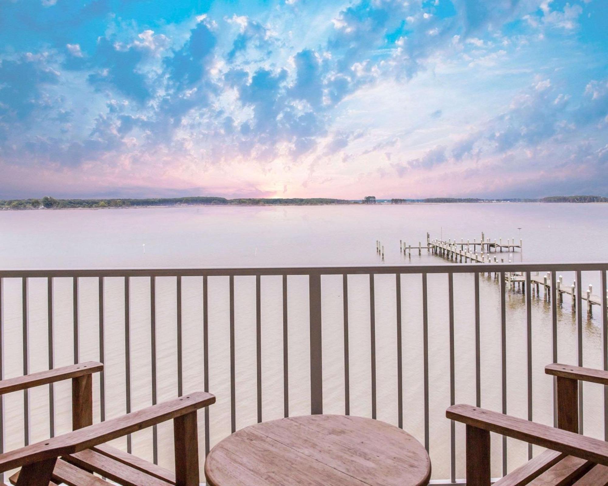 Island Inn & Suites, Ascend Hotel Collection Piney Point Exterior foto